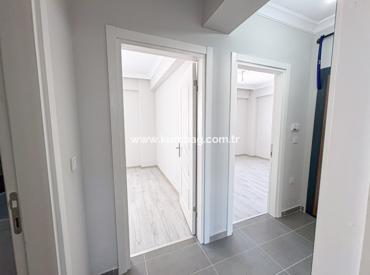 Aquaparklı Havuzlu Ve Denize Yakın Sitede Satılık 2+1 Daire