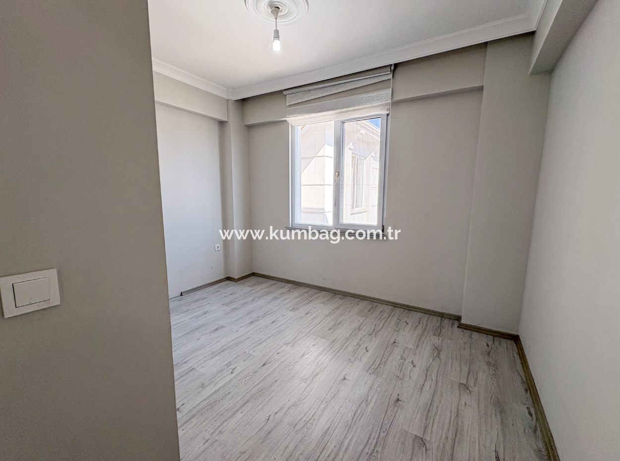 Aquaparklı Havuzlu Ve Denize Yakın Sitede Satılık 2+1 Daire