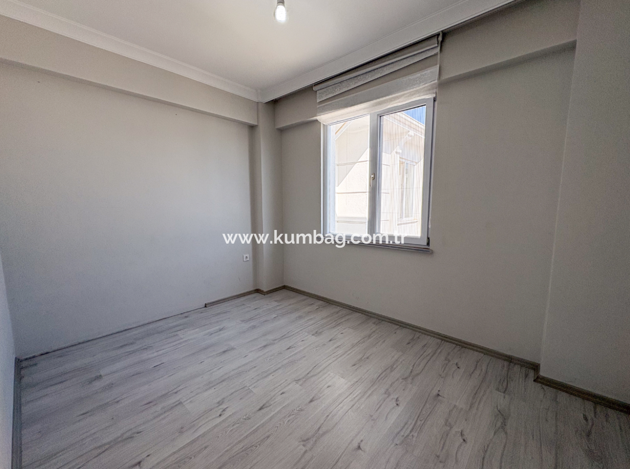 Aquaparklı Havuzlu Ve Denize Yakın Sitede Satılık 2+1 Daire