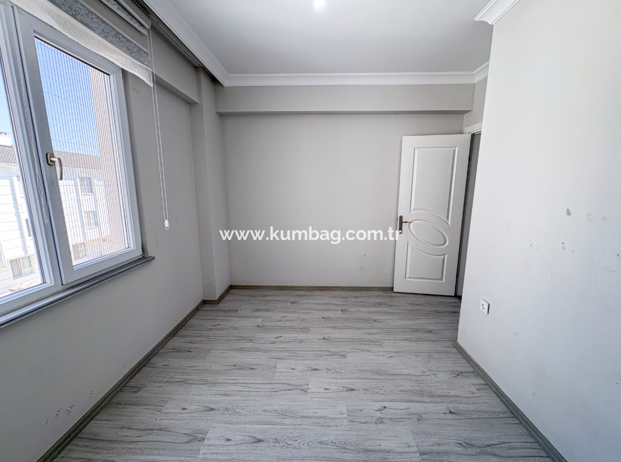 Aquaparklı Havuzlu Ve Denize Yakın Sitede Satılık 2+1 Daire