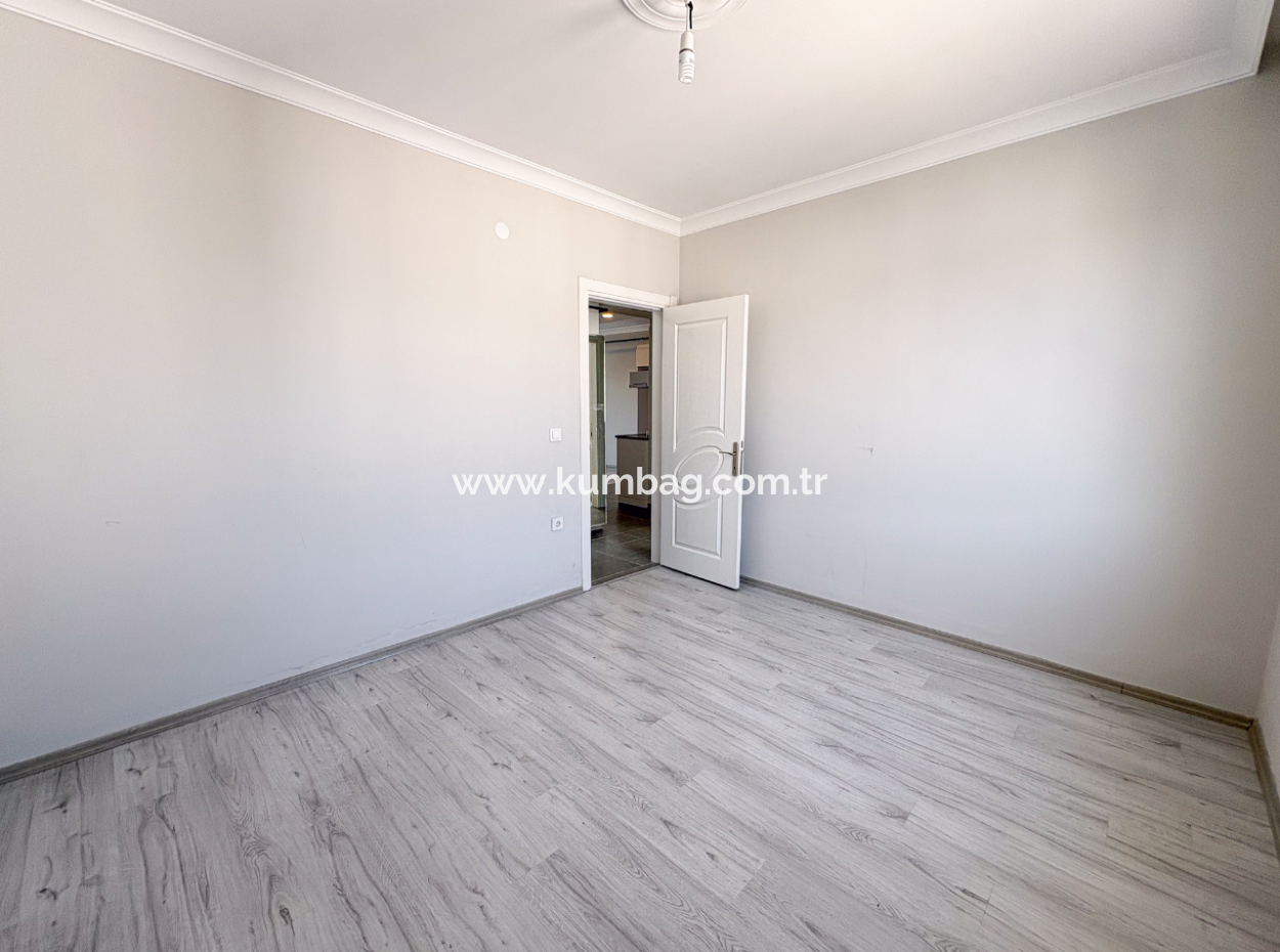Aquaparklı Havuzlu Ve Denize Yakın Sitede Satılık 2+1 Daire