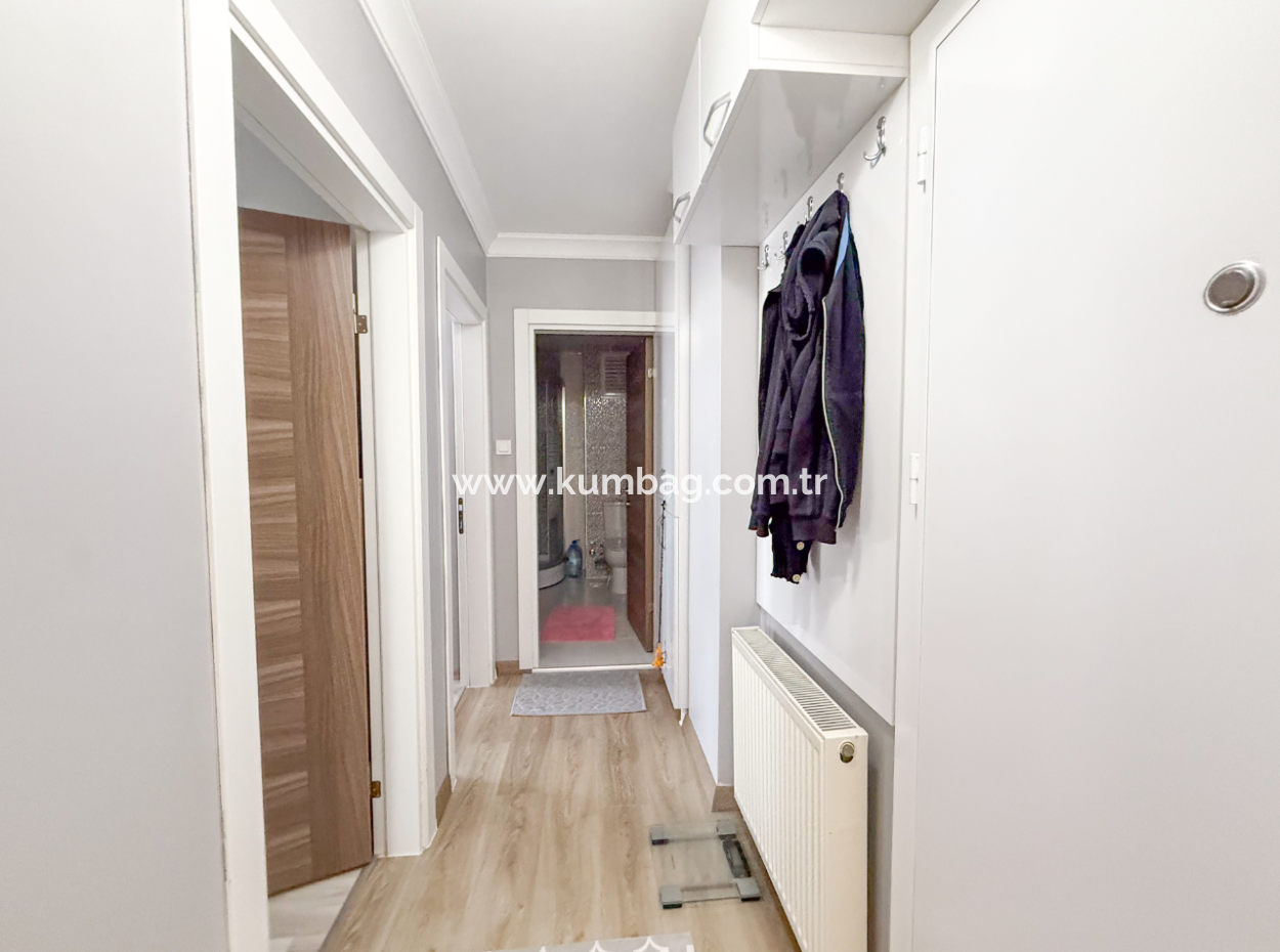 Kumbağ'da Denize Sıfır Havuzlu Sitede Satılık Eşyalı 2+1 Daire