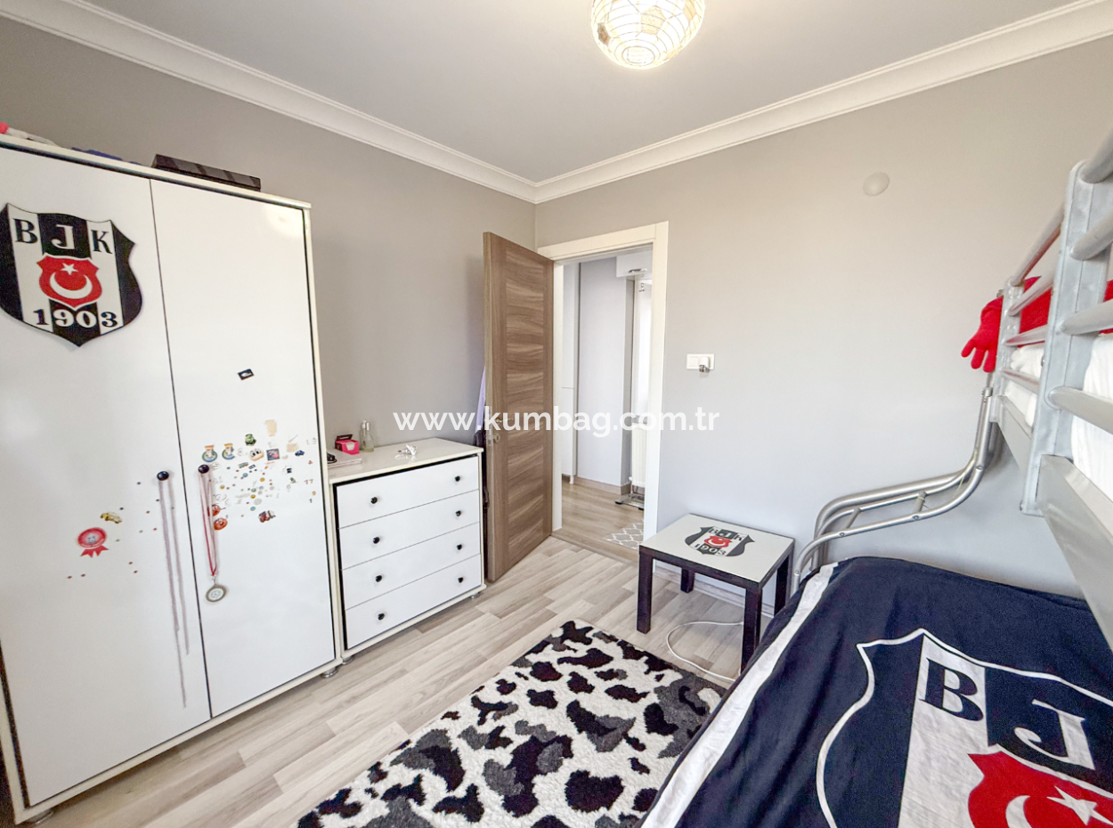 Kumbağ'da Denize Sıfır Havuzlu Sitede Satılık Eşyalı 2+1 Daire