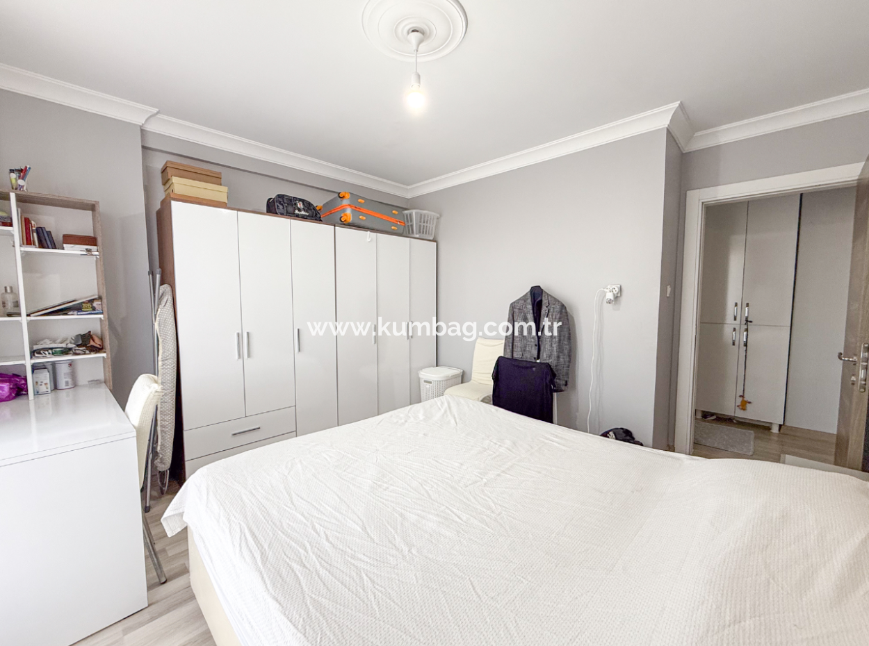 Kumbağ'da Denize Sıfır Havuzlu Sitede Satılık Eşyalı 2+1 Daire