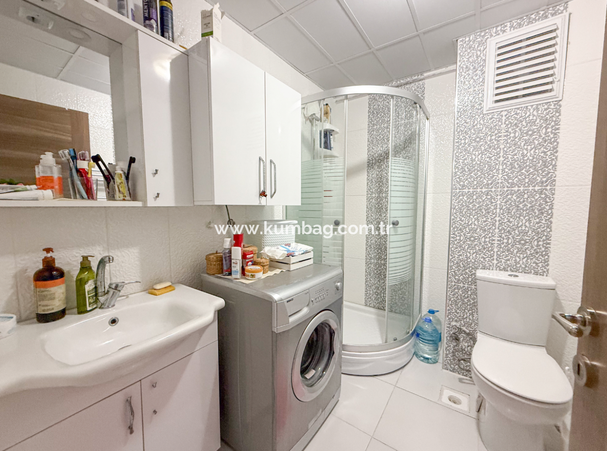 Kumbağ'da Denize Sıfır Havuzlu Sitede Satılık Eşyalı 2+1 Daire