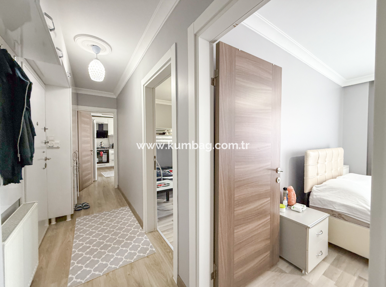 Kumbağ'da Denize Sıfır Havuzlu Sitede Satılık Eşyalı 2+1 Daire