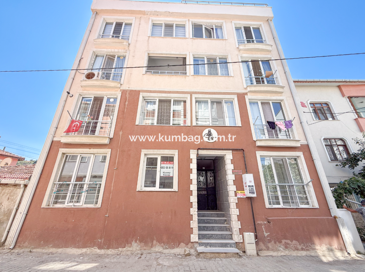 Kumbağ Merkezi Konumda Geniş İskanlı 2+1 Satılık Daire
