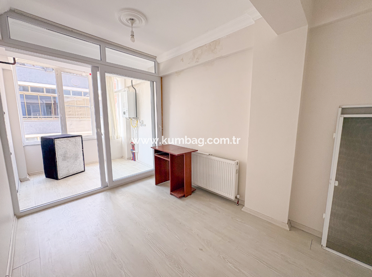 Kumbağ Merkezi Konumda Geniş İskanlı 2+1 Satılık Daire