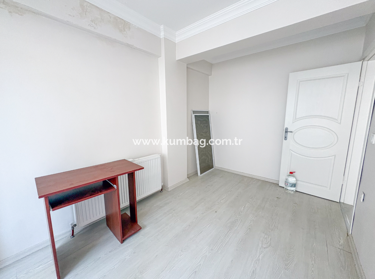 Kumbağ Merkezi Konumda Geniş İskanlı 2+1 Satılık Daire