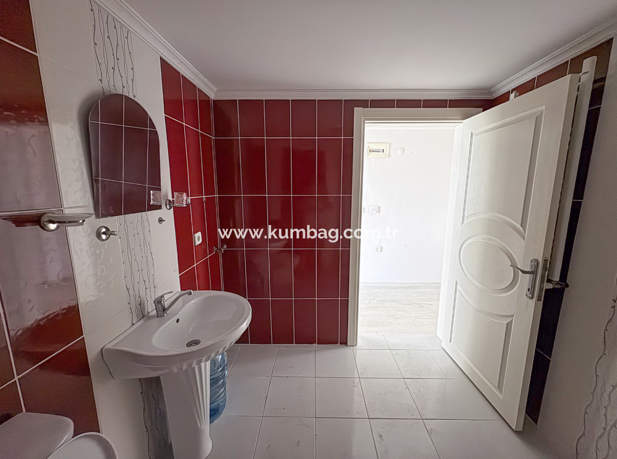 Kumbağ Merkezi Konumda Geniş İskanlı 2+1 Satılık Daire