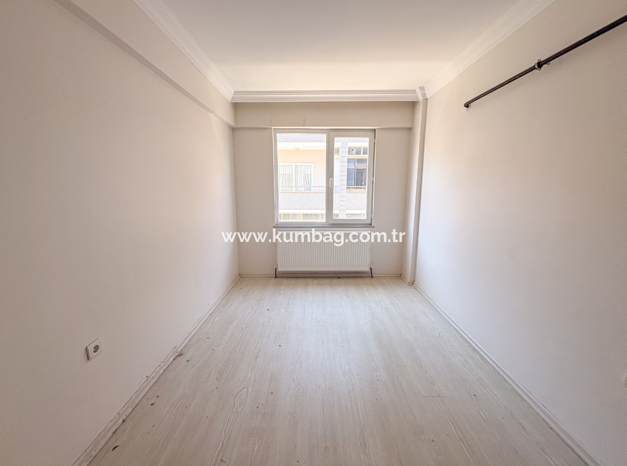 Kumbağ Merkezi Konumda Geniş İskanlı 2+1 Satılık Daire