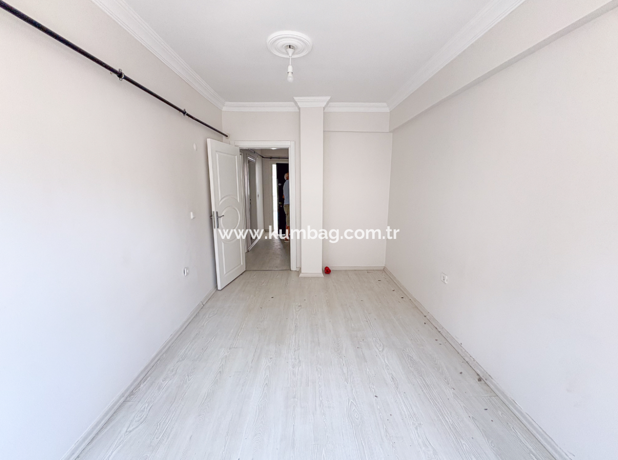 Kumbağ Merkezi Konumda Geniş İskanlı 2+1 Satılık Daire