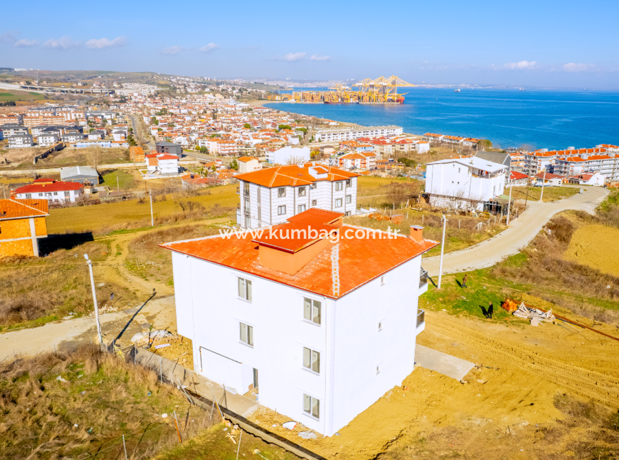 Kumbağ'da Panoramik Deniz Manzaralı İskanlı Satılık 1+1 Daire