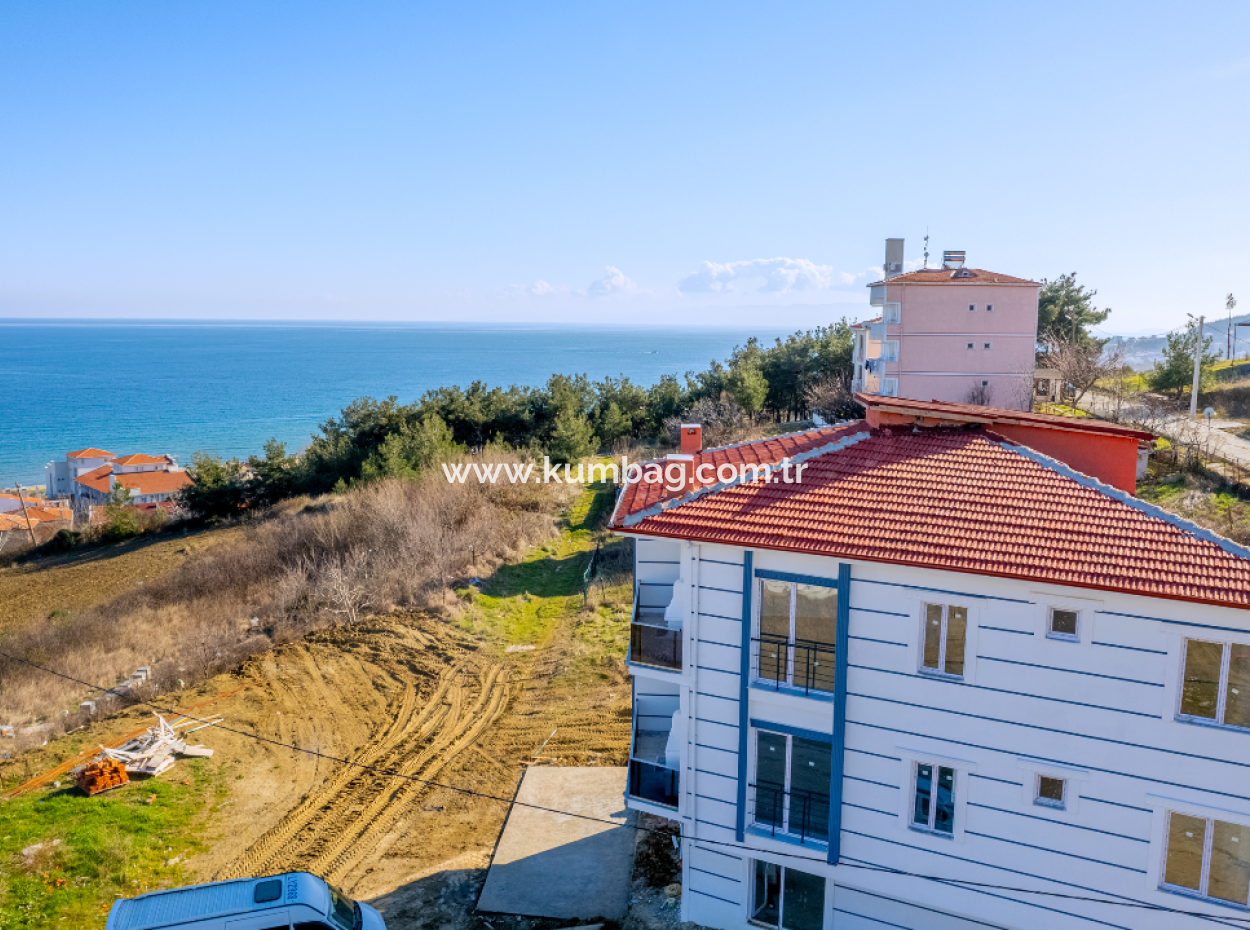 Kumbağ'da Panoramik Deniz Manzaralı İskanlı Satılık 1+1 Daire