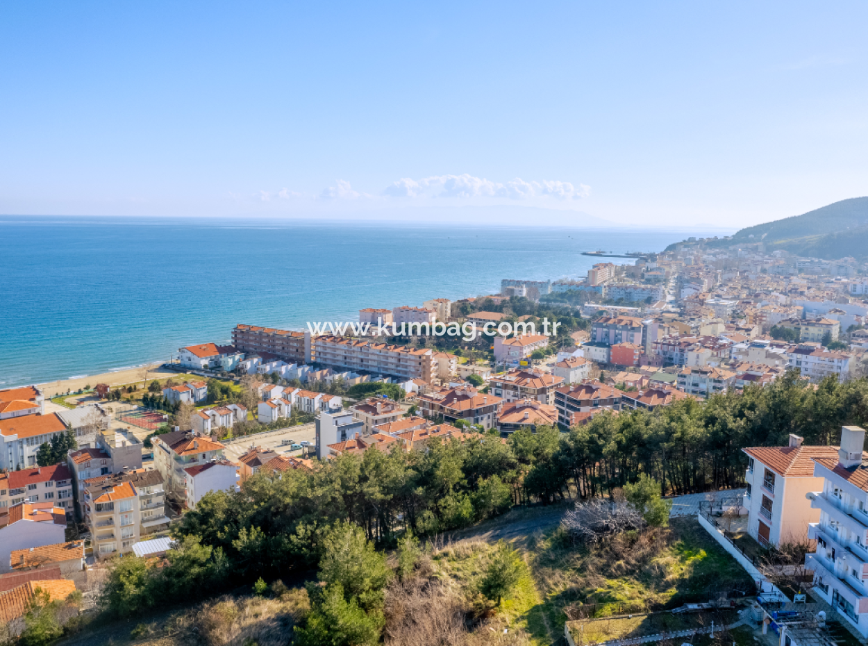 Kumbağ'da Panoramik Deniz Manzaralı İskanlı Satılık 1+1 Daire