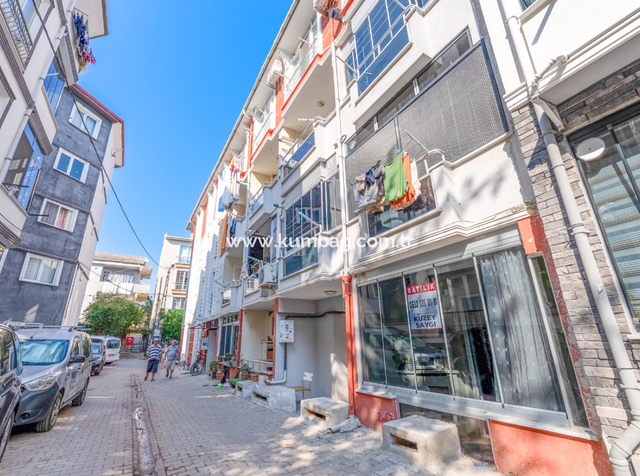 Kumbağ'da Merkezi Konumda Denize Yakın Satılık 2+1 Geniş Daire