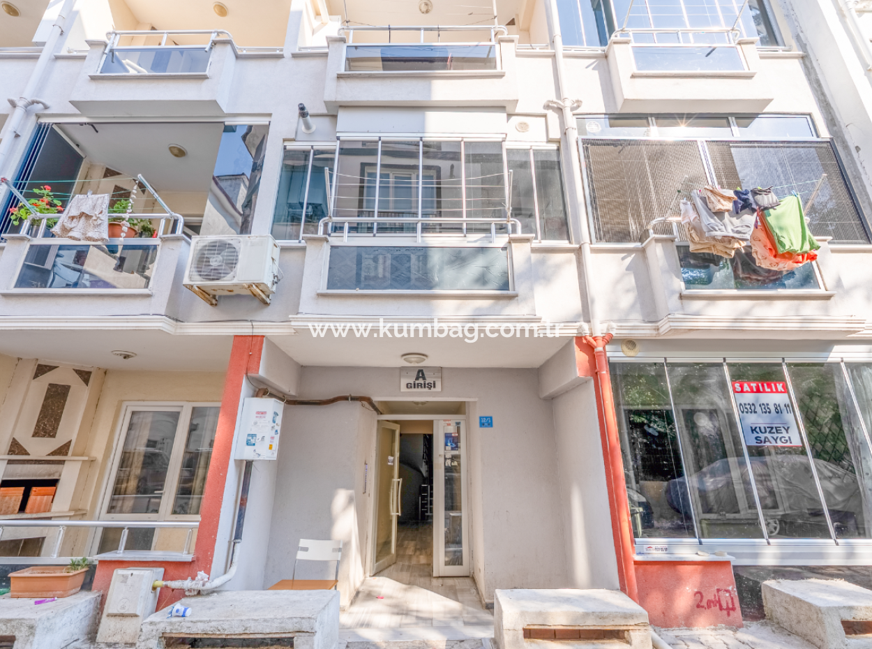 Kumbağ'da Merkezi Konumda Denize Yakın Satılık 2+1 Geniş Daire