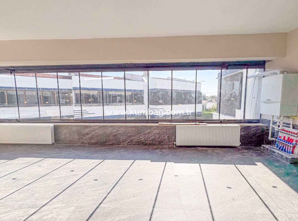 Kumbağ'da Denize Sıfır Havuzlu Sitede Satılık Ferah 2+1 Daire