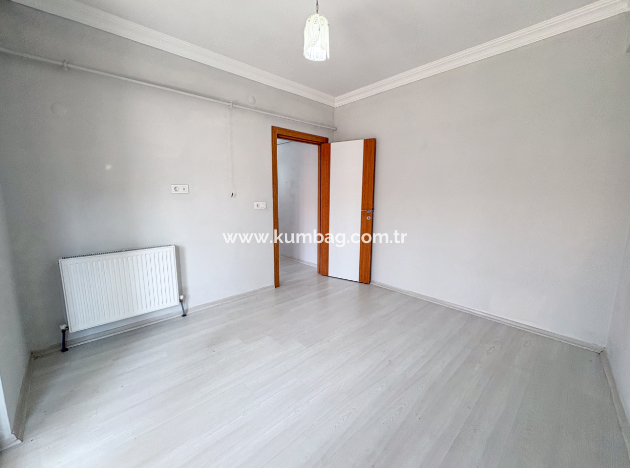 Kumbağ Pazar Sokağına Yakın Yeni Binada Satılık Geniş 2+1 Daire