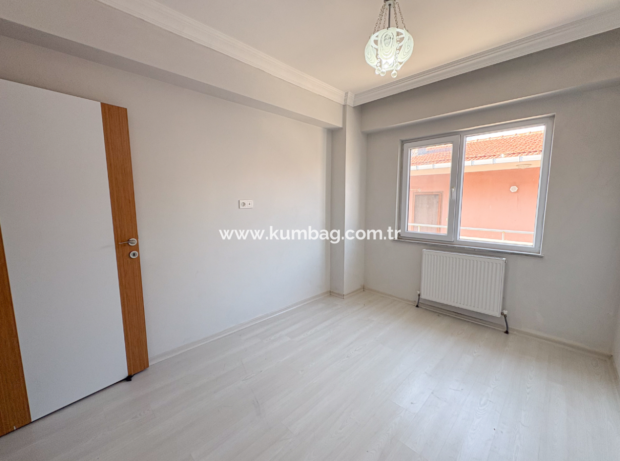 Kumbağ Pazar Sokağına Yakın Yeni Binada Satılık Geniş 2+1 Daire