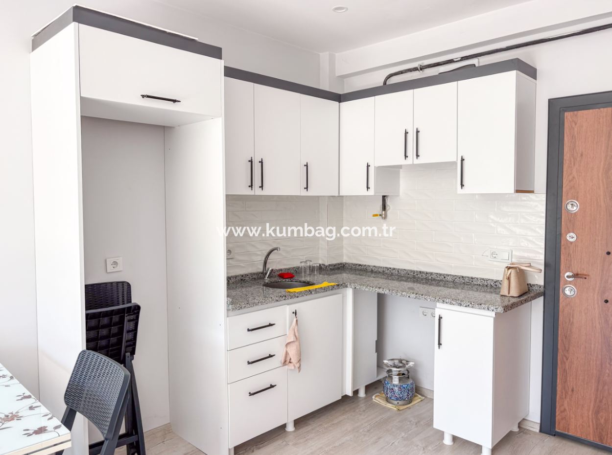 Kumbağ'da Yeni Binada Caddeye Yakın Eşyasız Kiralık 1+1 Daire