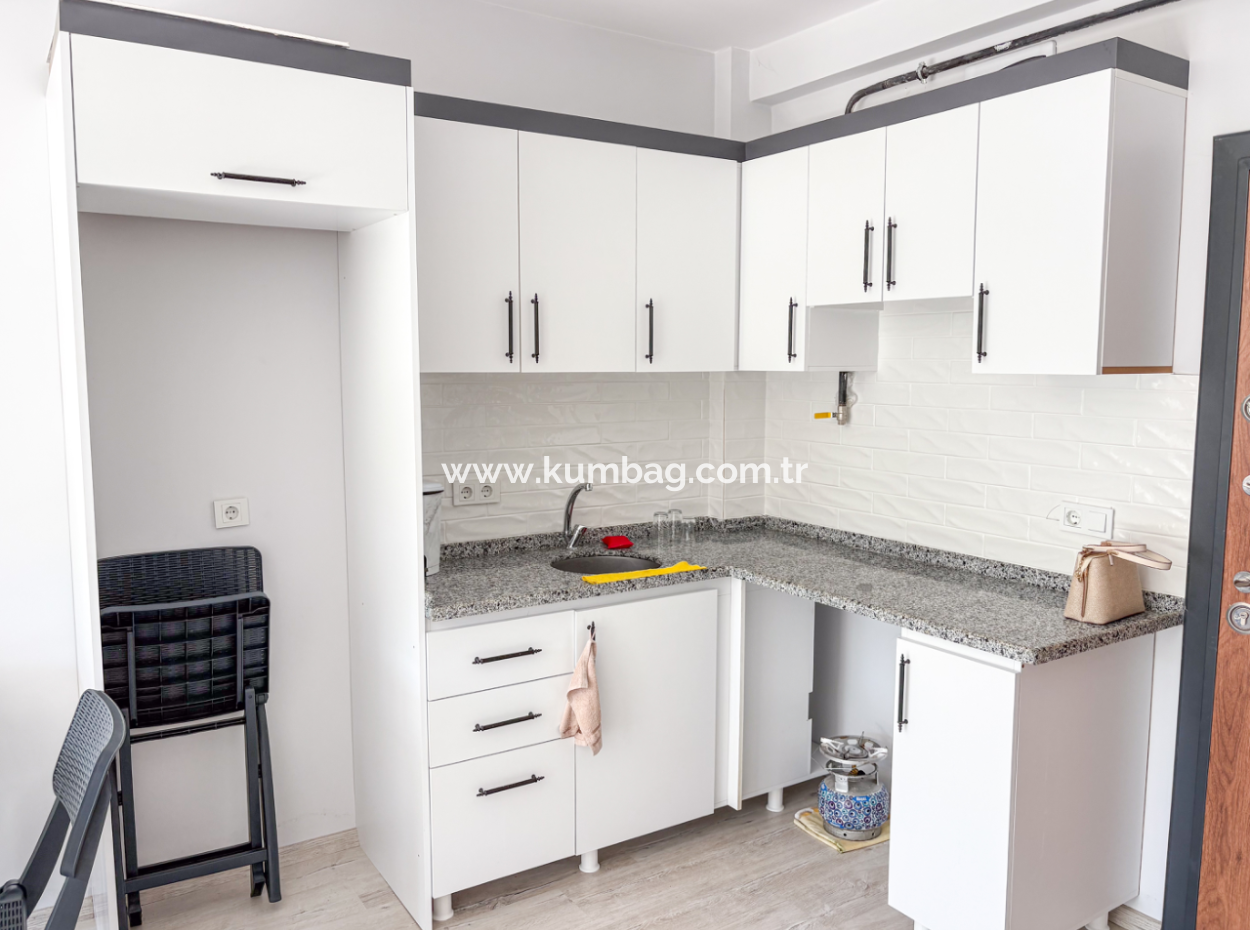 Kumbağ'da Yeni Binada Caddeye Yakın Eşyasız Kiralık 1+1 Daire