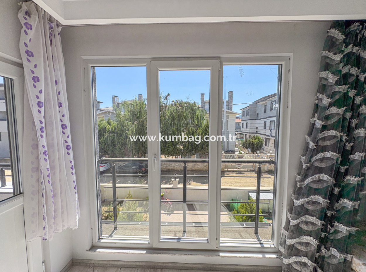 Kumbağ'da Yeni Binada Caddeye Yakın Eşyasız Kiralık 1+1 Daire