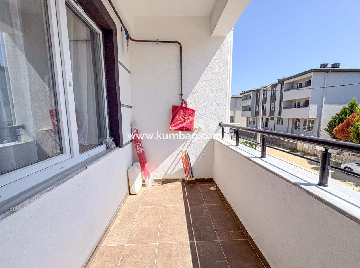 Kumbağ'da Yeni Binada Caddeye Yakın Eşyasız Kiralık 1+1 Daire