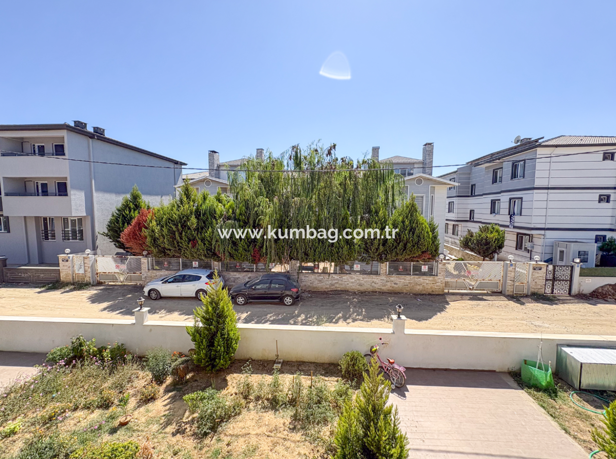 Kumbağ'da Yeni Binada Caddeye Yakın Eşyasız Kiralık 1+1 Daire