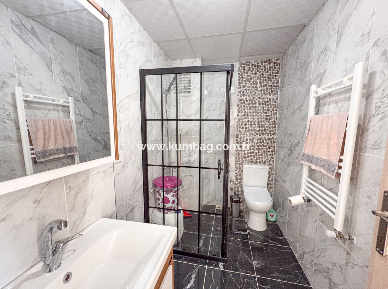 Kumbağ'da Yeni Binada Caddeye Yakın Eşyasız Kiralık 1+1 Daire