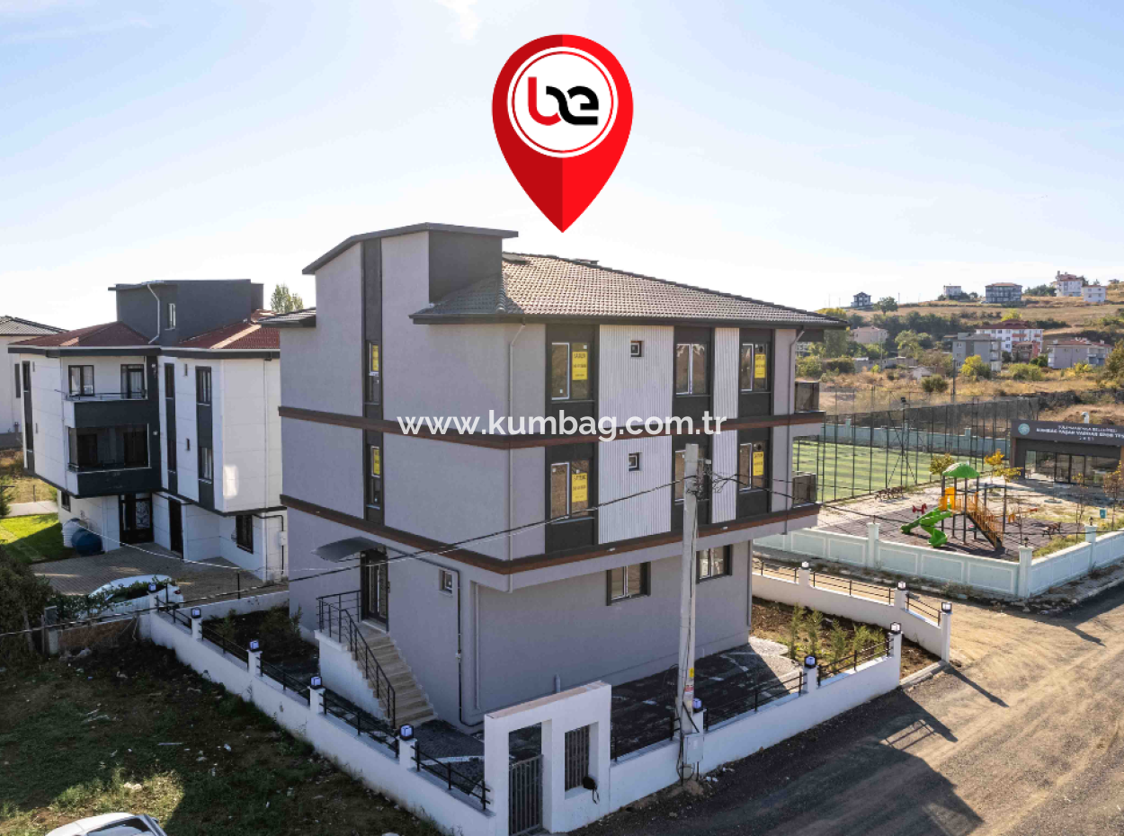 Kumbağ'da Park Karşısında Kiralık Eşyalı Lüks 2+1 Daire