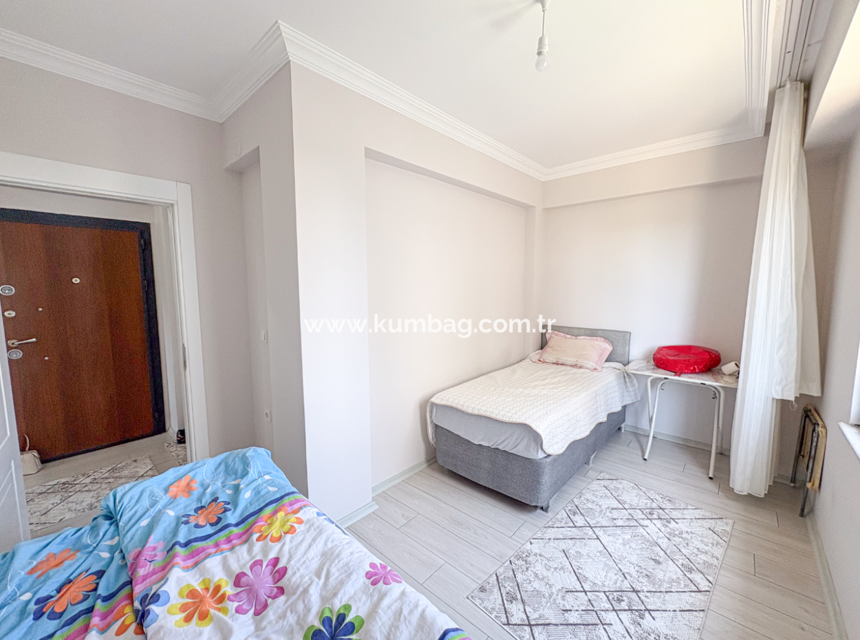 Kumbağ'da Park Karşısında Kiralık Eşyalı Lüks 2+1 Daire