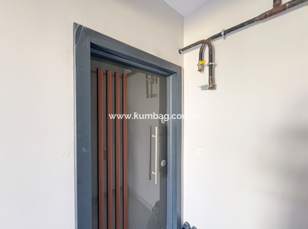 Kumbağ'da Park Karşısında Kiralık Eşyalı Lüks 2+1 Daire