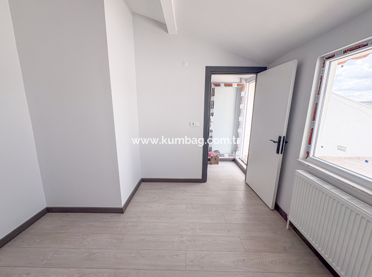 Kumbağ Havuzlu Ova Kent 2 Sitesinde Satılık 2+1 Dubleks Daireler