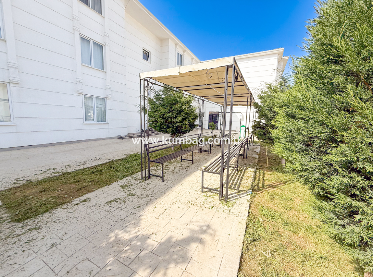 Aquaparklı Havuzlu Denize Yakın Sitede Satılık Eşyalı 1+1 Daire