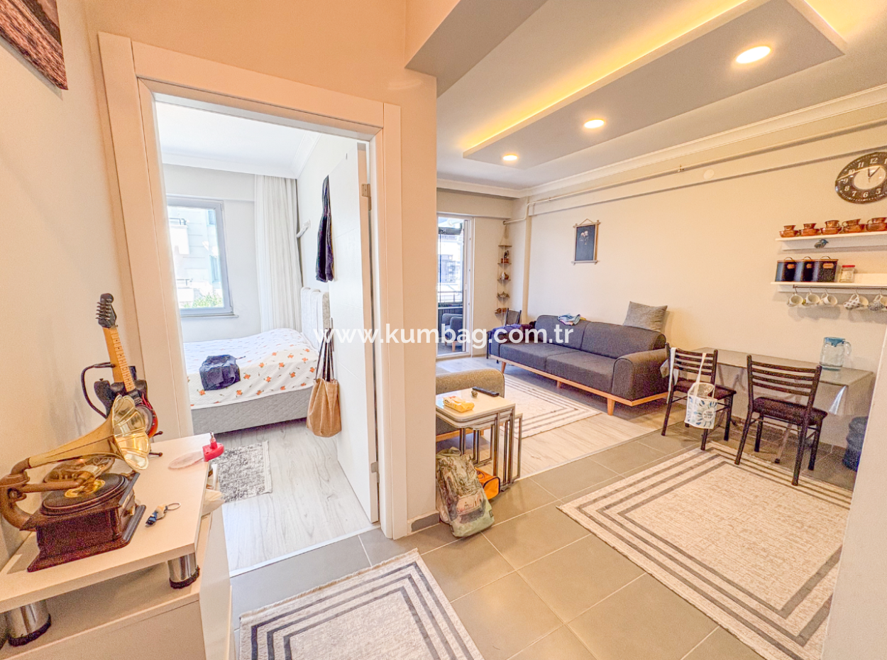 Aquaparklı Havuzlu Denize Yakın Sitede Satılık Eşyalı 1+1 Daire