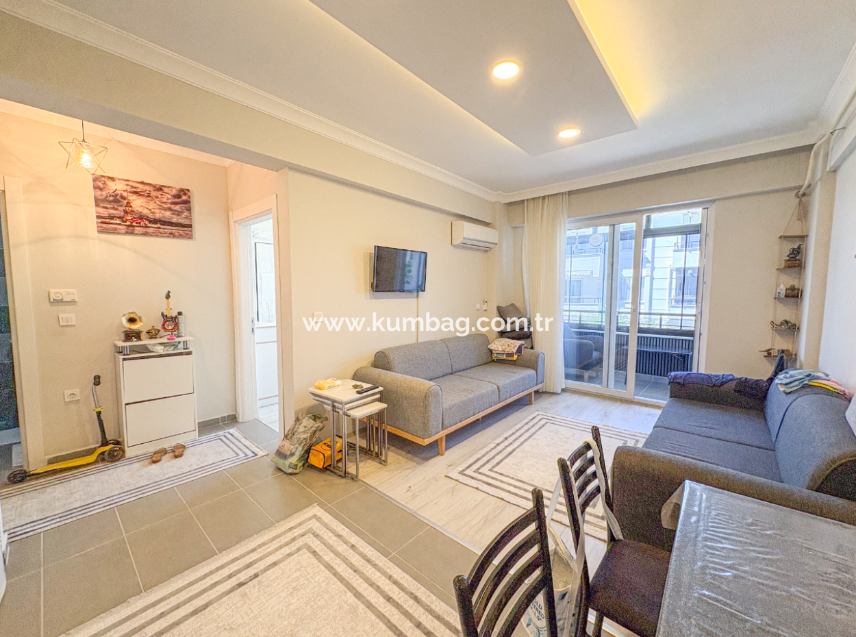 Aquaparklı Havuzlu Denize Yakın Sitede Satılık Eşyalı 1+1 Daire