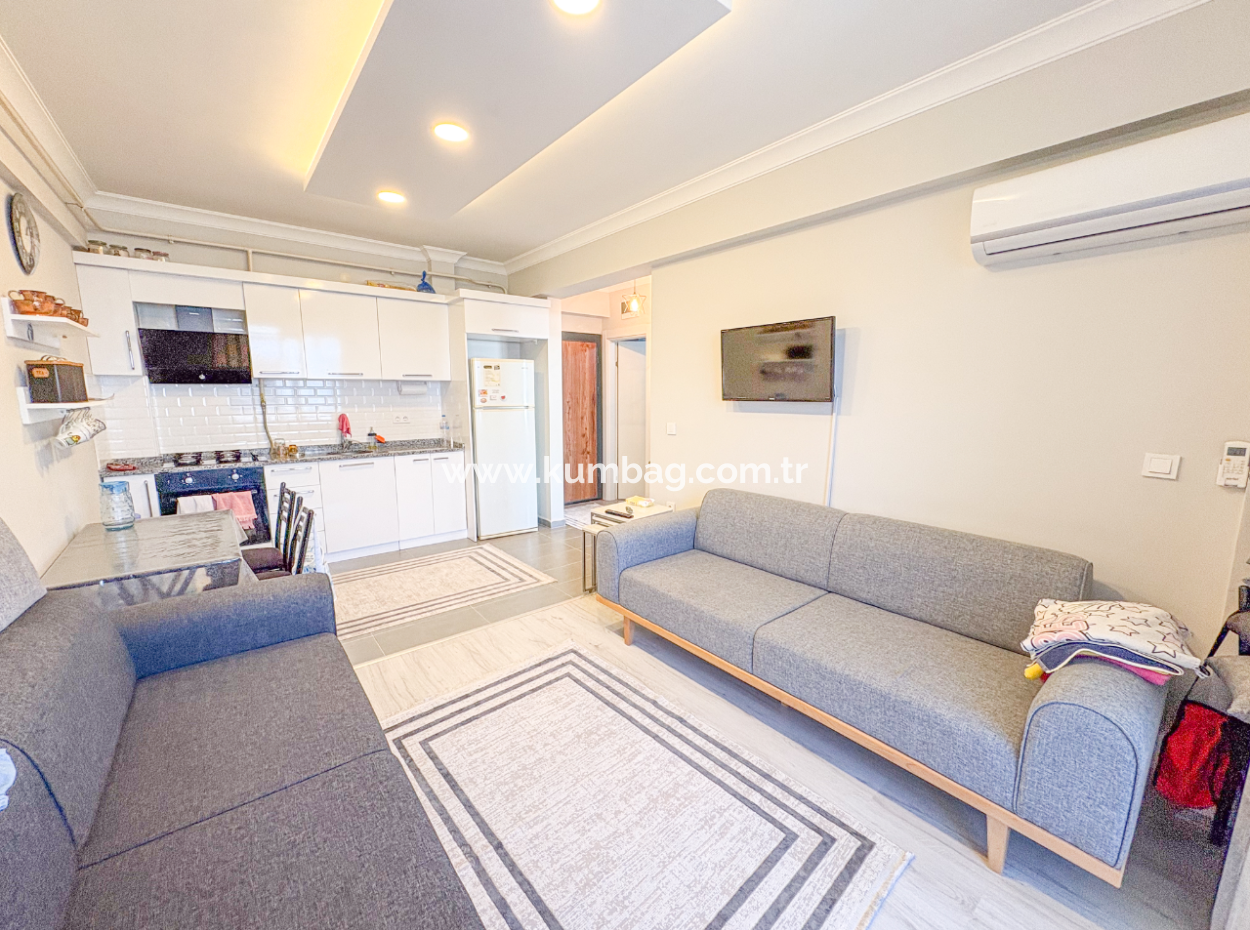 Aquaparklı Havuzlu Denize Yakın Sitede Satılık Eşyalı 1+1 Daire