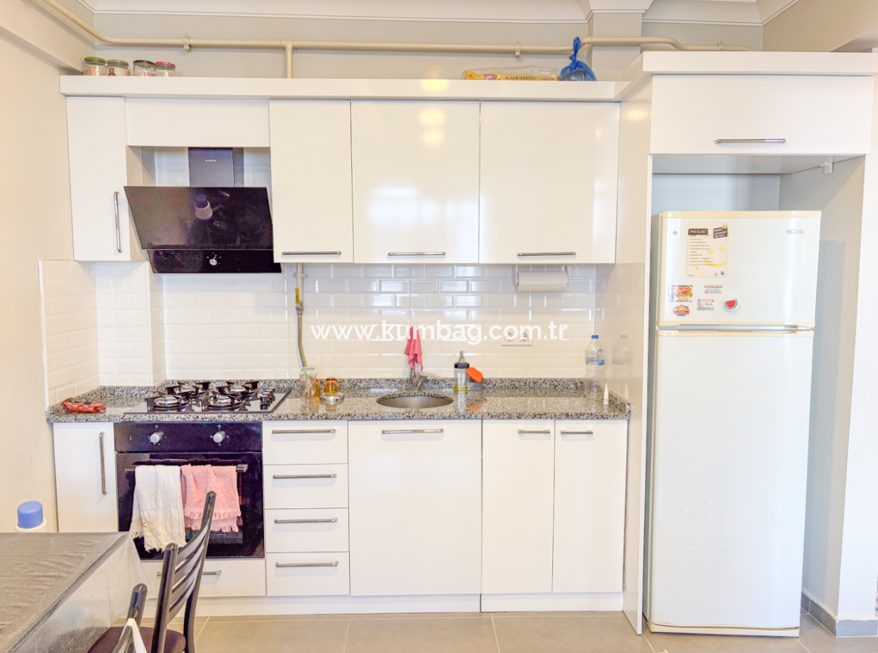 Aquaparklı Havuzlu Denize Yakın Sitede Satılık Eşyalı 1+1 Daire