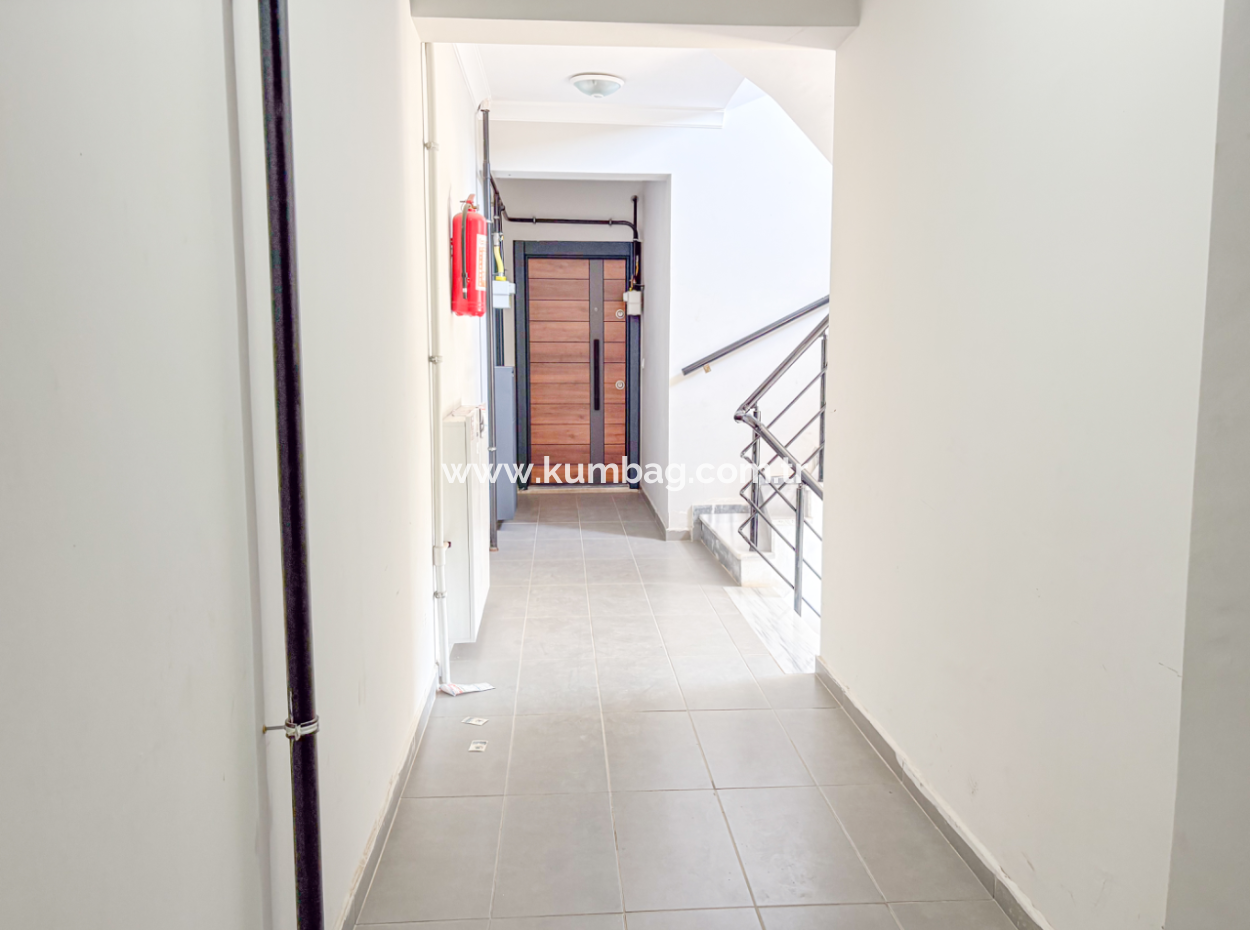 Aquaparklı Havuzlu Denize Yakın Sitede Satılık Eşyalı 1+1 Daire