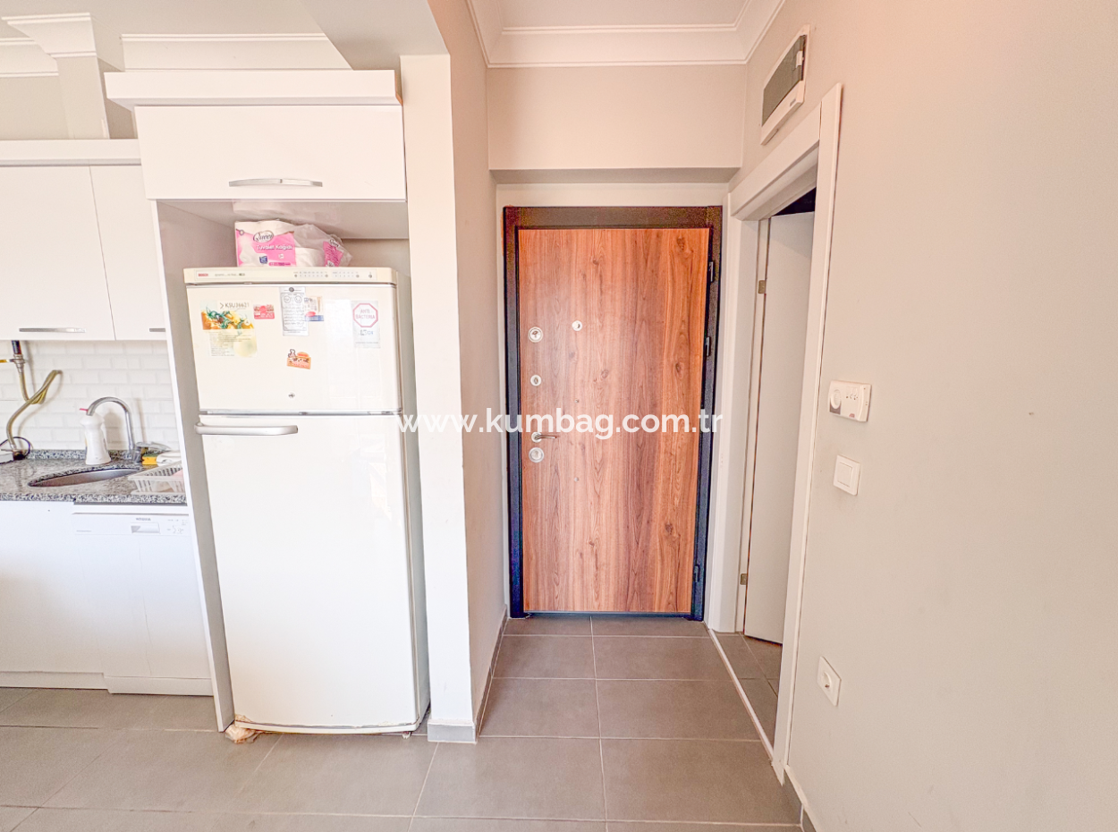 Aquaparklı Havuzlu Denize Yakın Sitede Eşyalı Kiralık 1+1 Daire