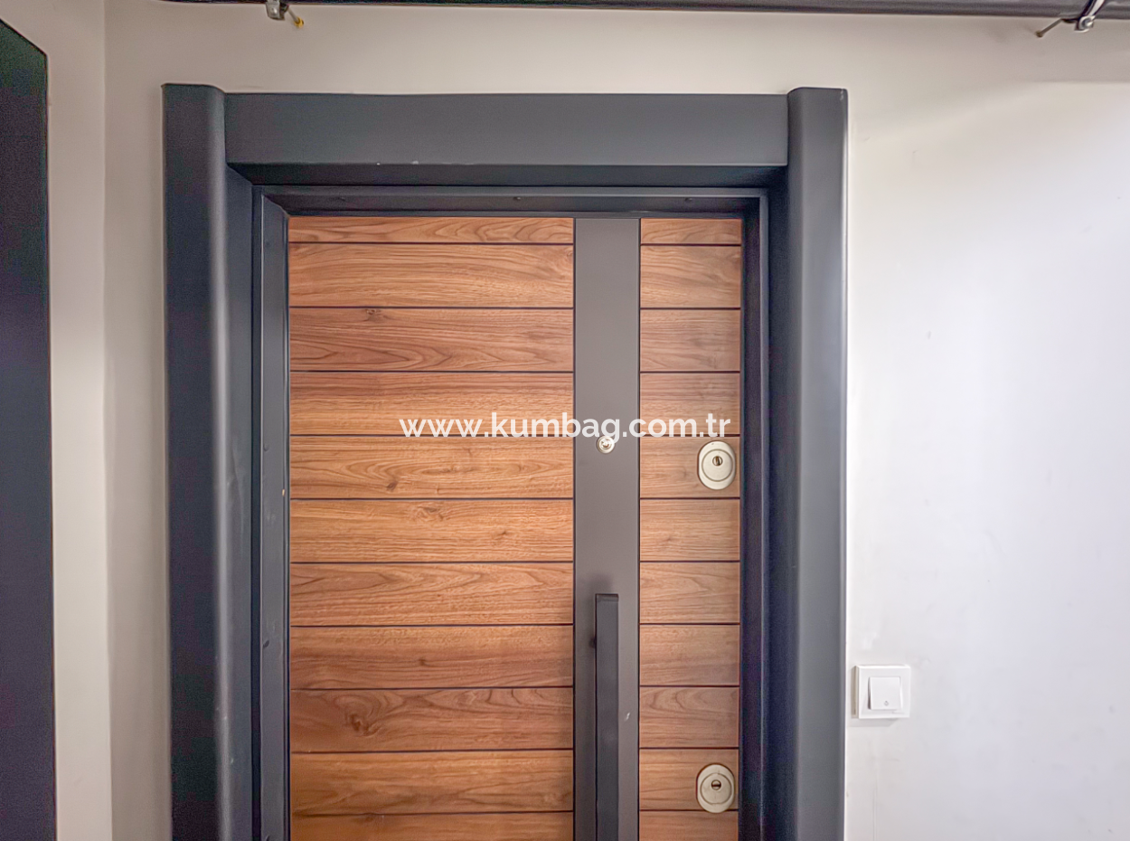 Aquaparklı Havuzlu Denize Yakın Sitede Eşyalı Kiralık 1+1 Daire