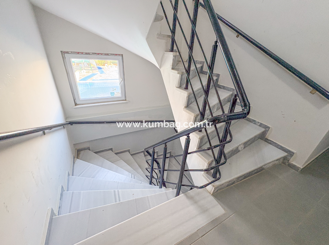Aquaparklı Havuzlu Denize Yakın Sitede Eşyalı Kiralık 1+1 Daire