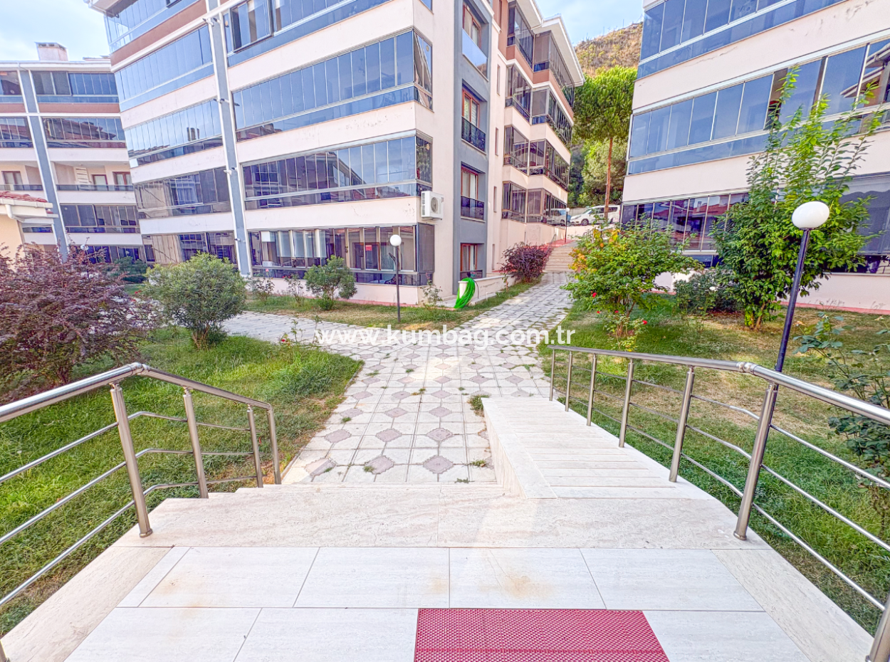 Kumbağ Doğapark Evlerinde Havuz Cephe Eşyalı Satılık 2+1 Daire