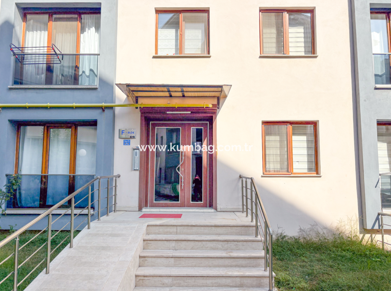 Kumbağ Doğapark Evlerinde Havuz Cephe Eşyalı Satılık 2+1 Daire