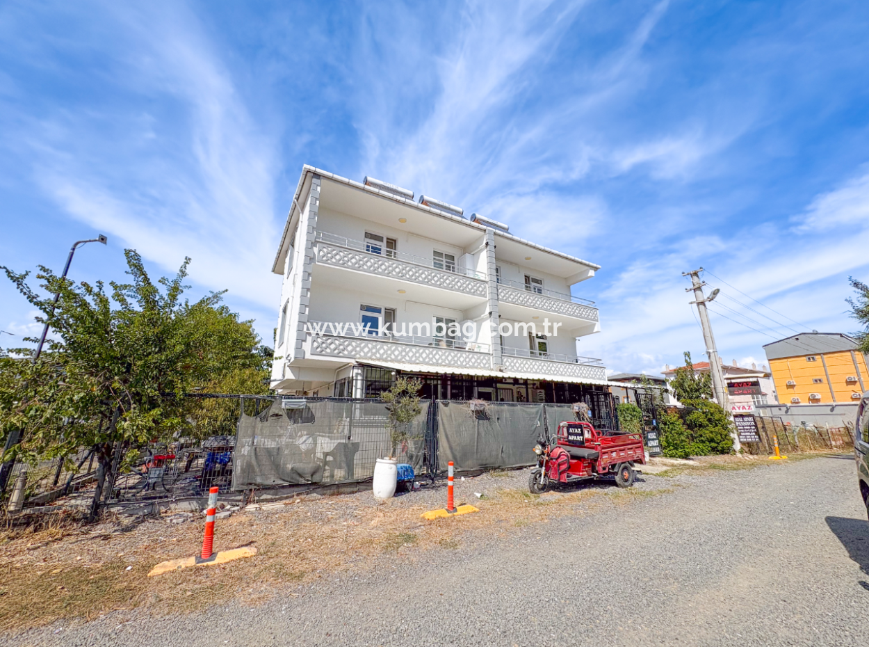 Kumbağ'da Caddeye Ve Denize Yakın Eşyalı Geniş 2+1 Kiralık Daireler