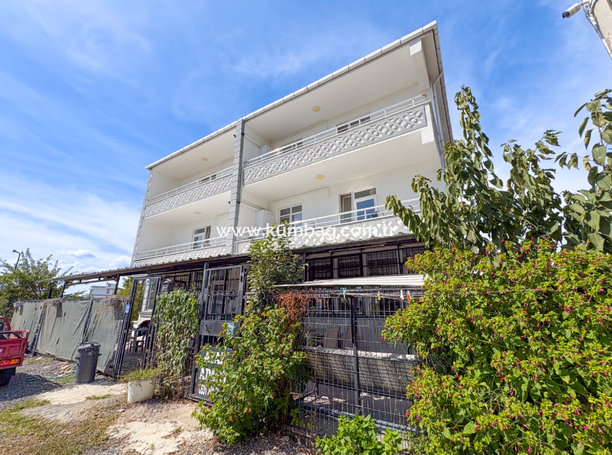 Kumbağ'da Caddeye Ve Denize Yakın Eşyalı Geniş 2+1 Kiralık Daireler
