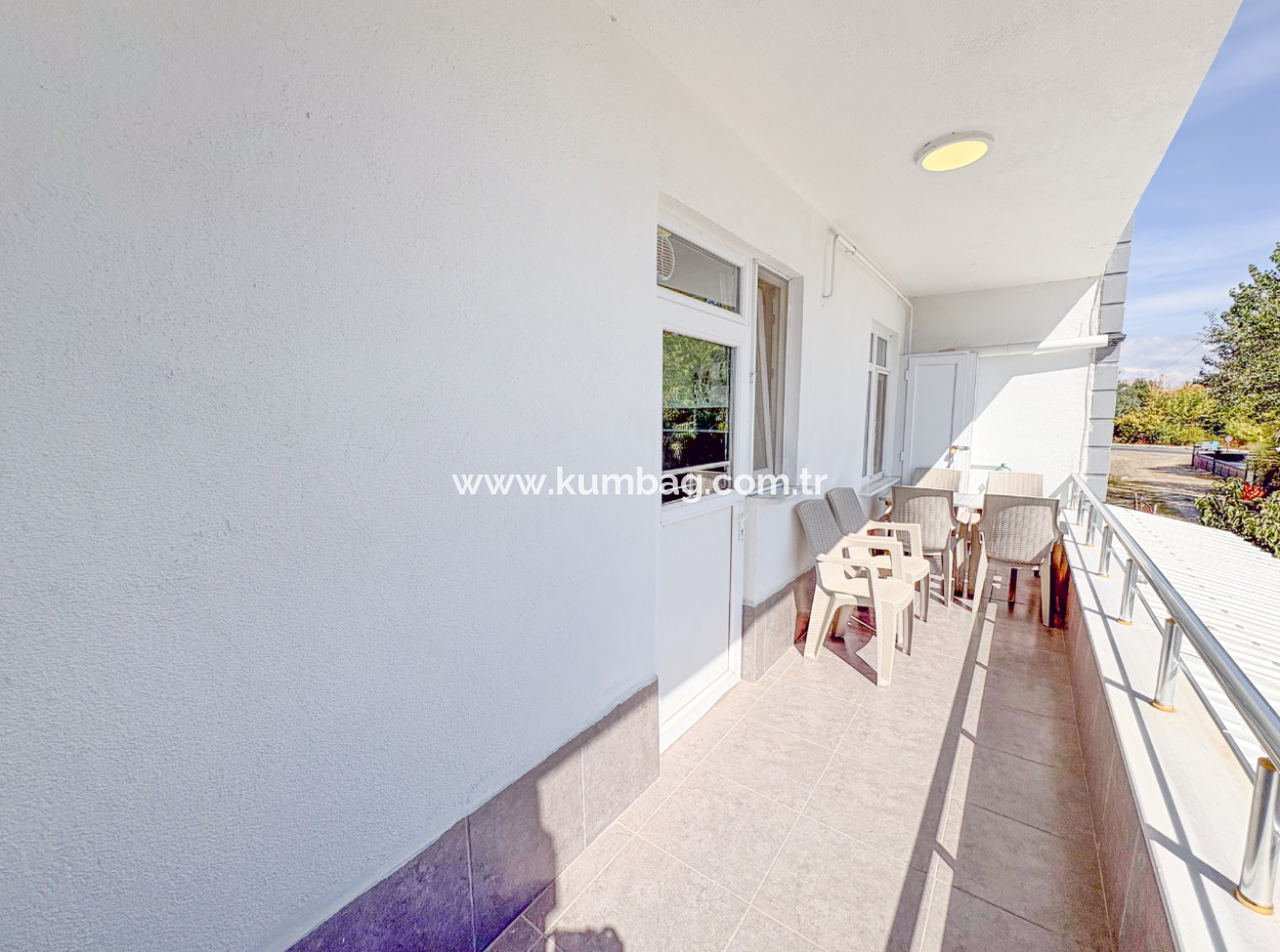 Kumbağ'da Caddeye Ve Denize Yakın Eşyalı Geniş 2+1 Kiralık Daireler