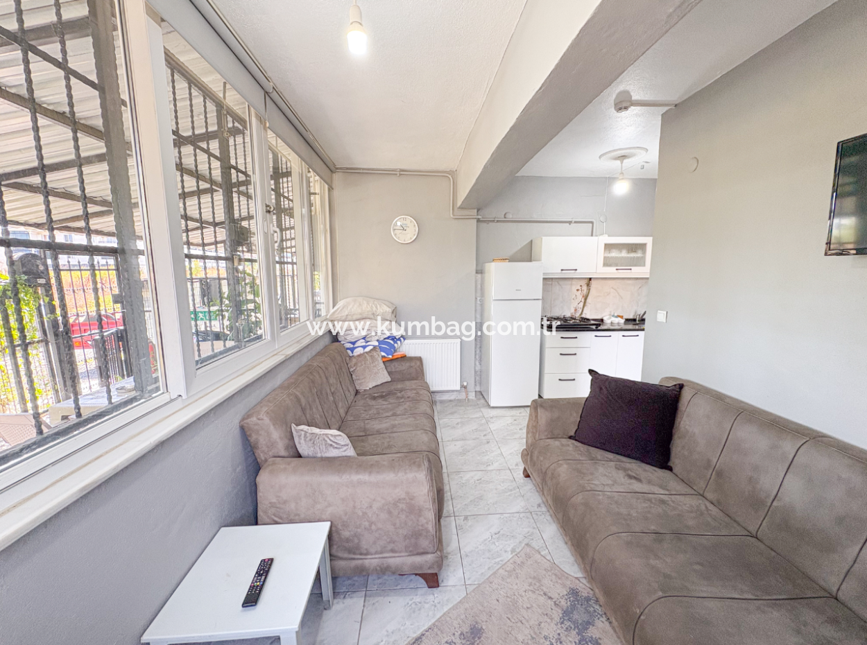 Kumbağ Caddeye Ve Denize Yakın Bahçeli 1+1 Eşyalı Kiralık Daire