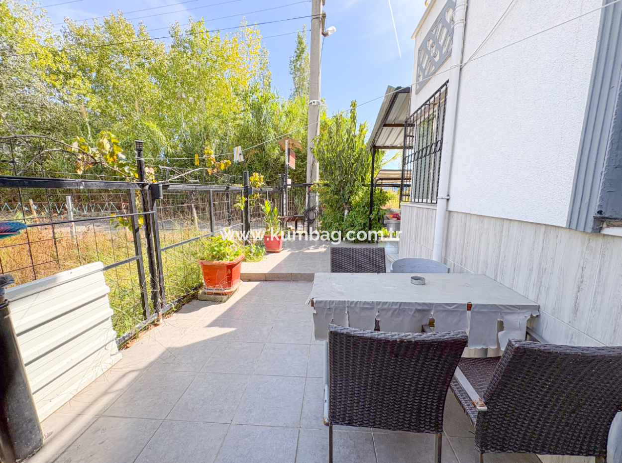 Kumbağ Caddeye Ve Denize Yakın Bahçeli 1+1 Eşyalı Kiralık Daire